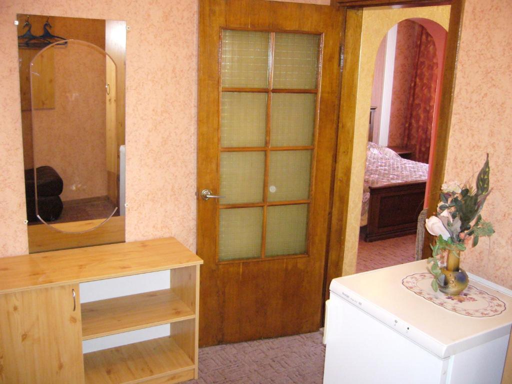 Hotel Profspilkovyi Lutsʼk Quarto foto
